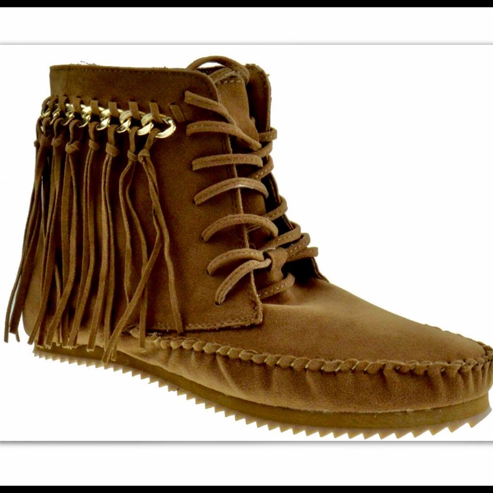 BOHO CHIC CHAIN LINK FRINGE MOCCASIN